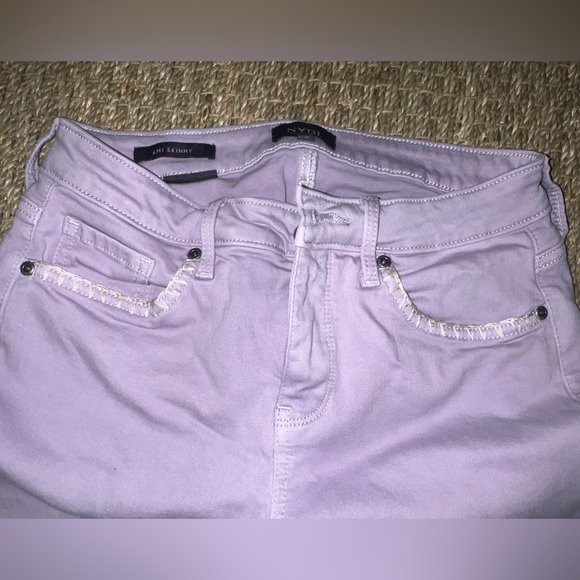 NYDJ Lavender Ami Skinny Jeans with front pocket stitching details. - Picture 3 of 5
